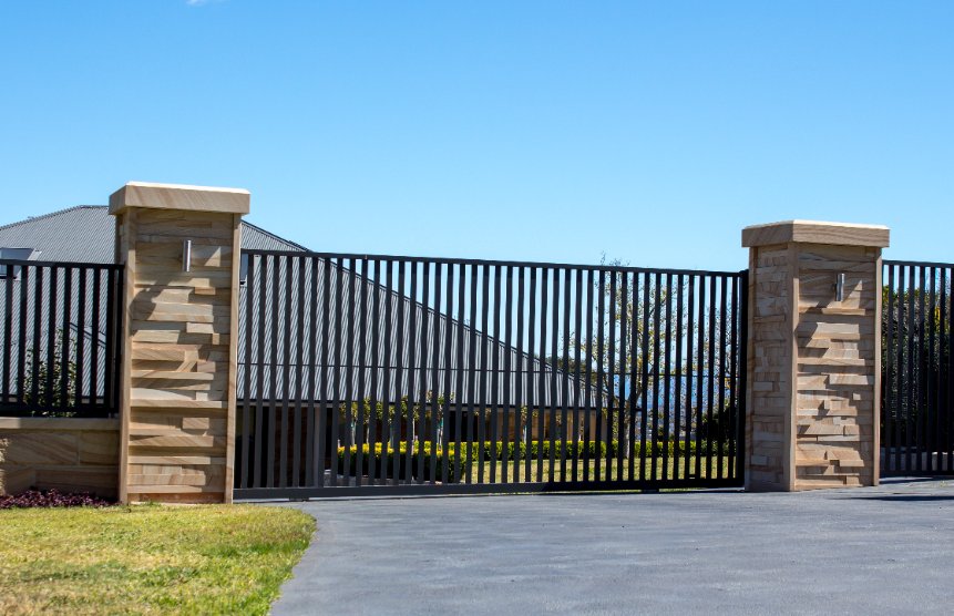 Conseils : comment personnaliser sa clôture de maison sans se ruiner ?